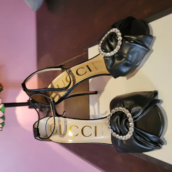 Super Sexy Gucci Black Women's Leather heels w Swarovski Crsytals 37.5 Like New - Picture 5 of 15